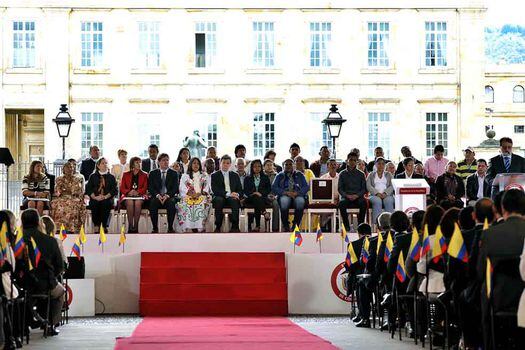 En ceremonia realizada en la Casa de Nariño, el Grupo de Memoria Histórica les entregó al presidente Santos y a las víctimas el informe sobre la violencia en Colombia entre 1958 y 2012.  / Presidencia