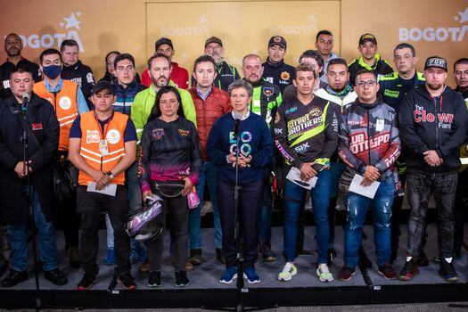 Claudia López y los líderes de los motociclistas estuvieron reunidos por más de cuatro horas tras las movilizaciones del pasado 6 de abril. 