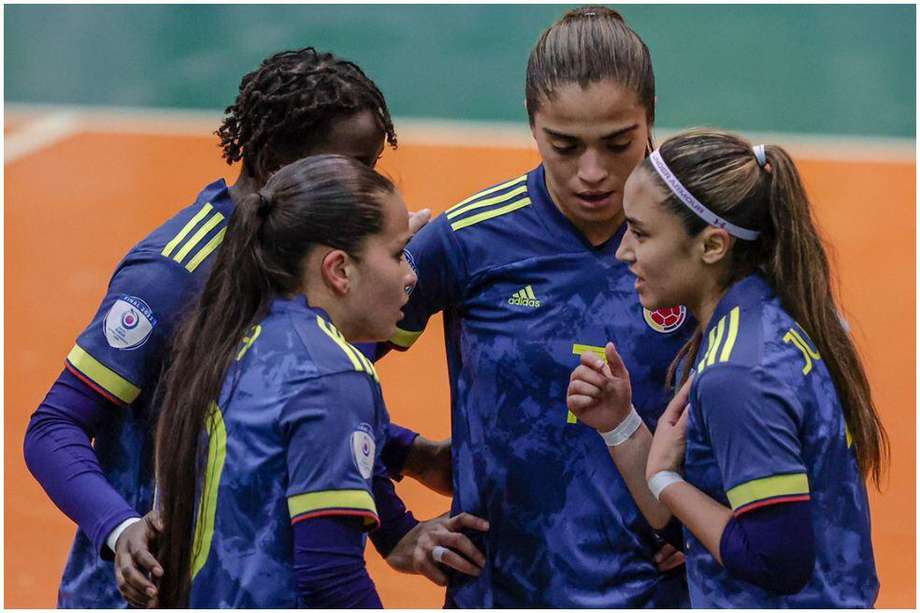 La selección sub 20 femenina de futsal de Colombia quedó segunda en el Suramericano de Brasil.