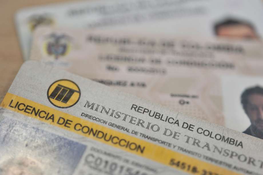 Las personas que circulen con vehículos en Colombia deben inscribirse al Registro Únicos de Tránsito