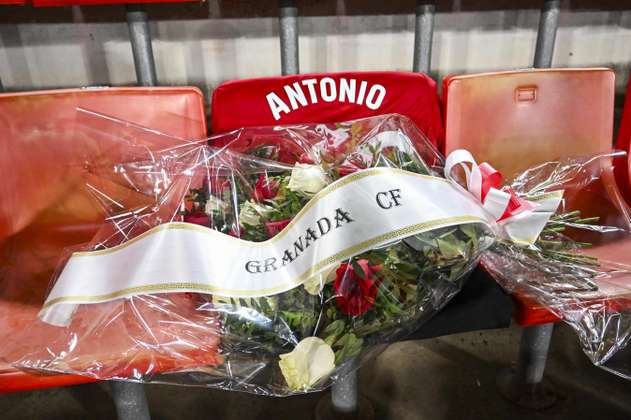 Así fue el homenaje del Granada a su hincha quien falleció en el estadio: video