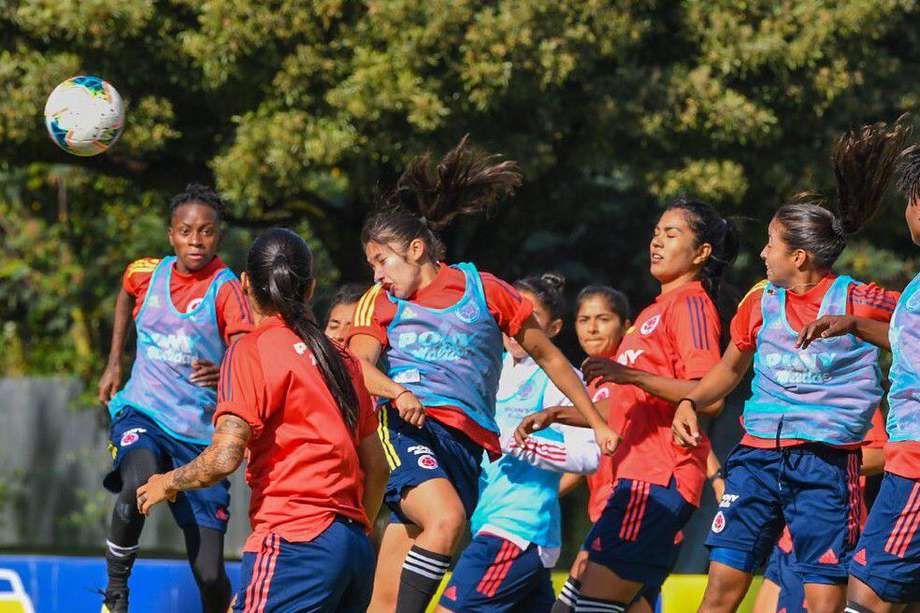 La jugadoras de la selección colombiana de fútbol femenino en uno de los últimos amistosos que diputaron. 