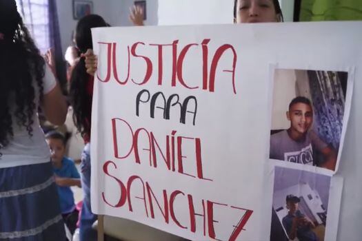 María Paula Sánchez, hermana del joven que apareció quemado en un establecimiento comercial de Cali luego de las manifestaciones del 28 de abril, exige justicia en el caso de su hermano.