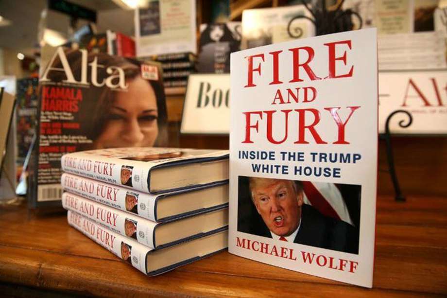 Los abogados de Donald Trump enviaron una perorata jurídica al periodista Michael Wolff y la casa editorial de “Fuego y Furia”, el best seller con confidencias sobre la turbulenta intimidad de la Casa Blanca durante la era Trump. Wolff optó por adelantar el lanzamiento del libro a la mañana siguiente.