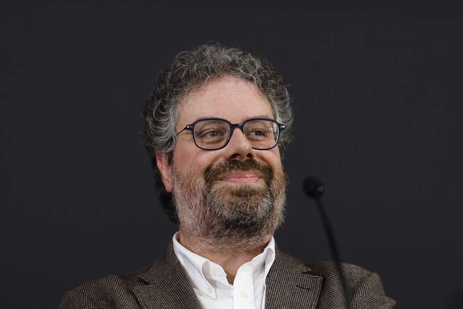 El escritor español Sergio del Molino, durante la rueda de prensa ofrecida este jueves en Madrid, tras ser galardonado con el XXVII Premio Alfaguara de novela por "Los alemanes".