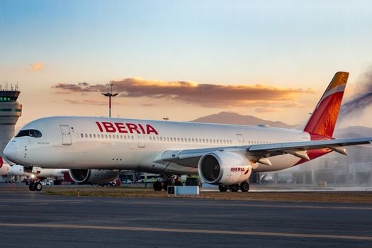 Los vuelos entre Bogotá y Madrid de Iberia son operados con su mejor producto: el Airbus A350. 