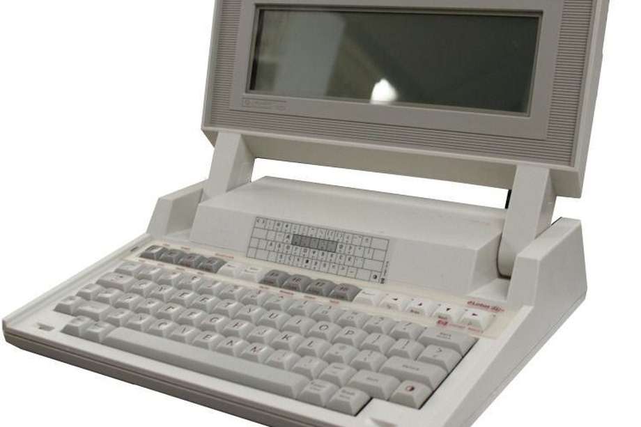 El primer modelo de computador portátil presentado en 1984 por la empresa norteamericana HP