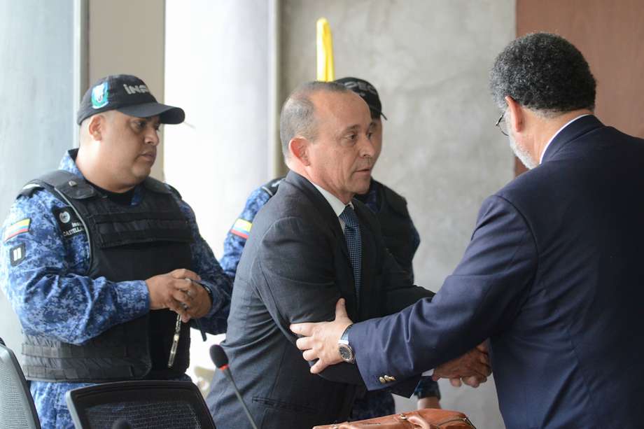 Santiago Uribe Vélez, hermano del expresidente Álvaro Uribe Vélez, acusado de integrar el grupo paramilitar Los 12 Apóstoles en Antioquia. 