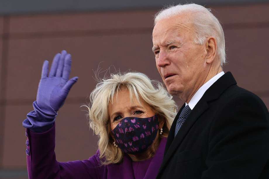 Joe Biden, junto a su esposa Jill Biden, durante la posesión como primer mandatario de Estados Unidos. 