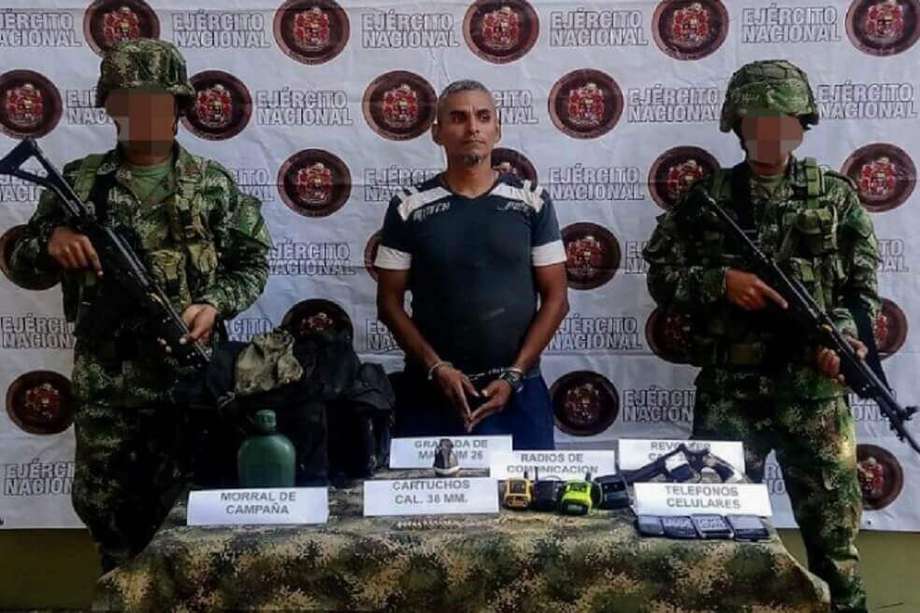 Jesús Alfredo Meneses, según el Ejército, tiene vigentes varias órdenes de captura. / Cortesía Ejército