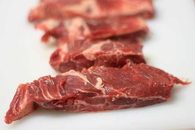 Un polémico estudio lo sugiere, pero no, la ciencia no recomienda comer carne roja 