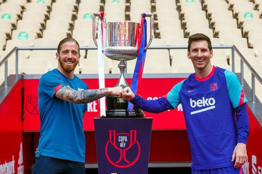 Iker Muniain y Lionel Messi, los capitanes de los dos finalistas.