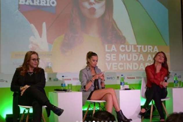 Discusión entre Alejandra Borrero y Amparo Grisales por sus visiones sobre el feminismo