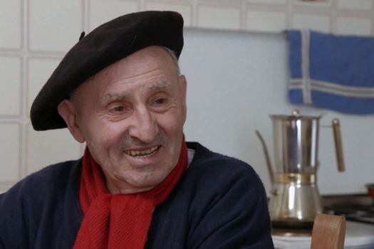 El legendario anarquista español Lucio Urtubia nació en Cascante, España, el 18 de febrero de 1931 y falleció en París, Francia, el 18 de julio de 2020. Foto de una entrevista en el programa "Salvados".