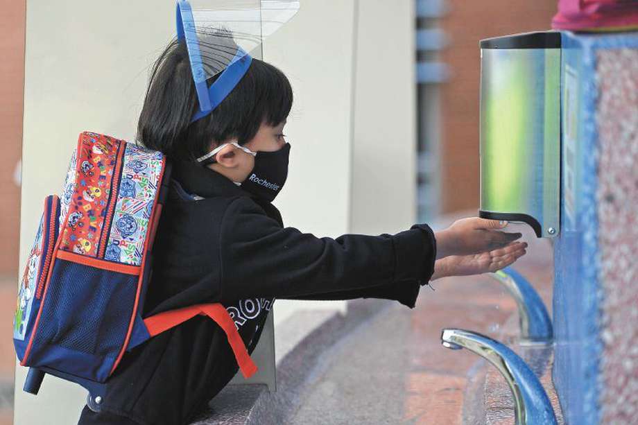 Según cifras recopiladas por el Laboratorio de Economía de la Educación de la Universidad Javeriana, solo el 20% de estudiantes que viven en una zona rural tienen acceso a internet o computador.