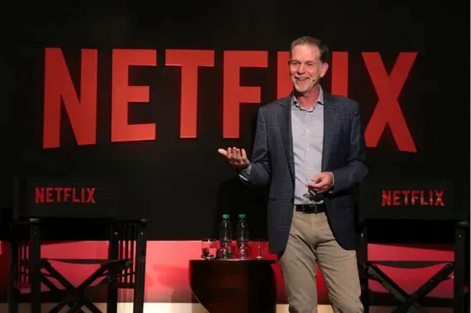 El estadounidense Red Hastings tiene 60 años de edad, es experto en inteligencia artificial, cofundador de Netflix en 1997 y su presidente y CEO desde 1999.