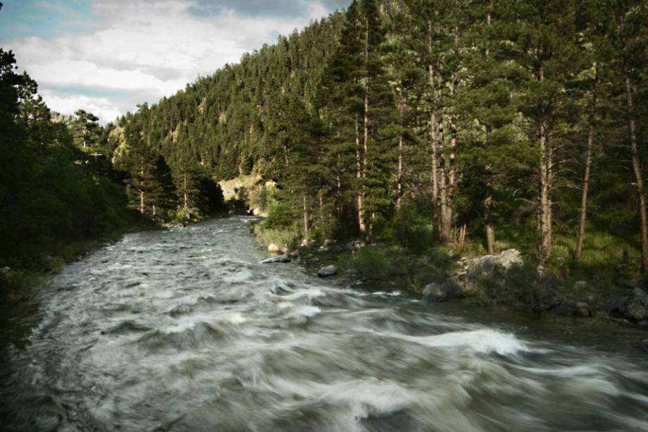 El río Colorado pasa por uno de los costados de River Ranch. En él es posible hacer actividades como kayak o canotaje. 