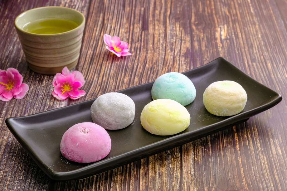 Plato japonés que se puede consumir con ingredientes dulces o salados.
