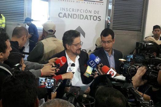 Iván Márquez, candidato al Senado por la Farc, propuso promover un gobierno de transición. / Tomada de Twitter de la Farc