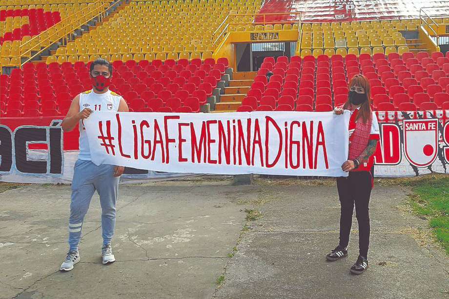 Jugadoras y aficionados exigen mejores condiciones y mayor compromiso para consolidar la Liga Femenina en Colombia.