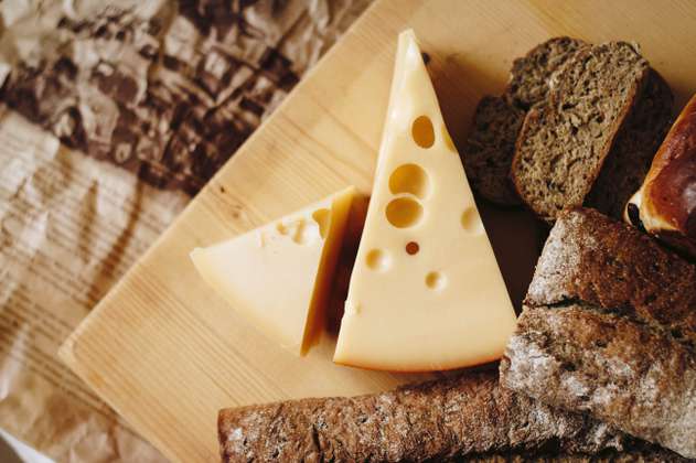 ¿Cómo guardar el queso para que dure más tiempo fresco y sin hongos?