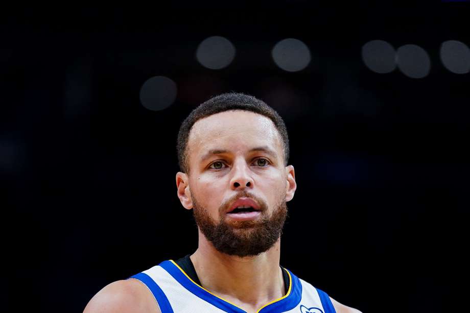 La temporada irregular de los Golden State Warriors, liderados por Stephen Curry, concluyó este martes en la derrota ante Sacramento Kings.