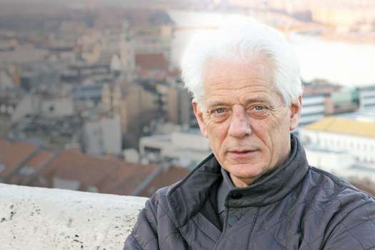 Mihály Dés, el escritor, traductor y crítico que dirigió las 133 ediciones de la revista “Lateral”. / Cortesía