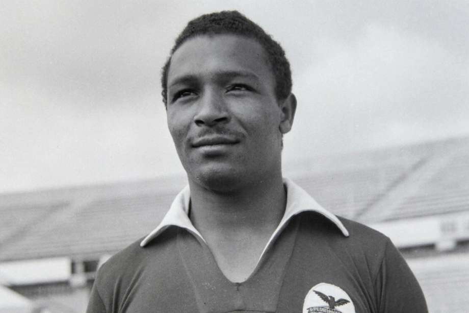 Mário Coluna fue jugador en el Benfica. Tras la independencia de Mozambique, en 1975, se creó la Federación de Fútbol de Mozambique, en la que Coluna ocupó el puesto de presidente. Además, fue ministro de Deportes desde 1994 hasta 1999.