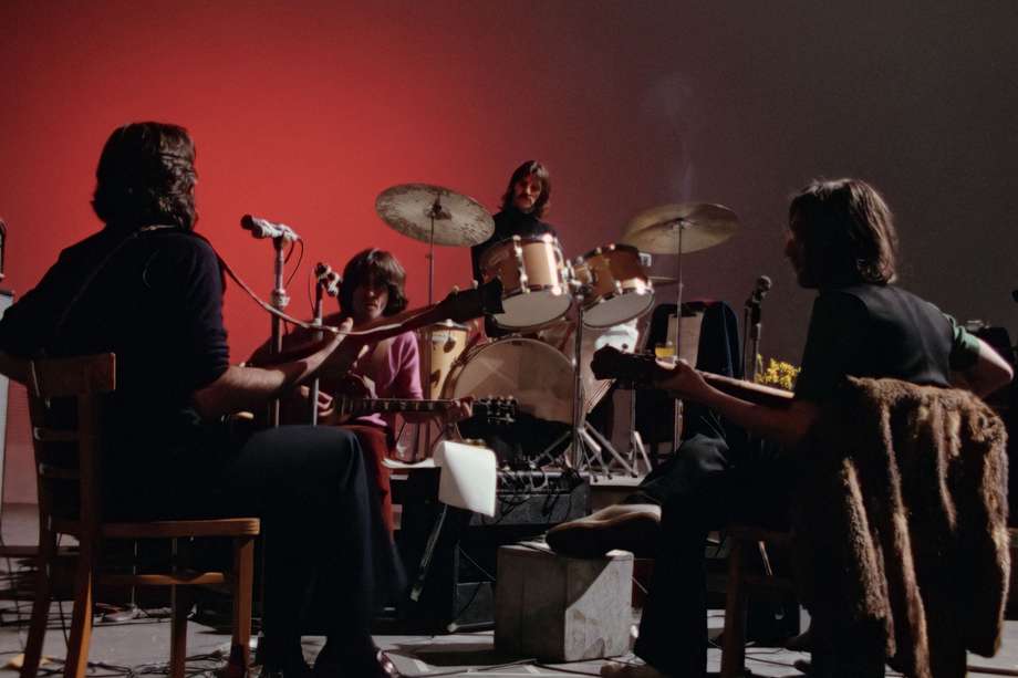 La película contiene material que no está incluido en la docuserie Get Back, llevando a los espectadores al estudio y a la azotea de la sede de Apple Corps en Londres en enero de 1969.