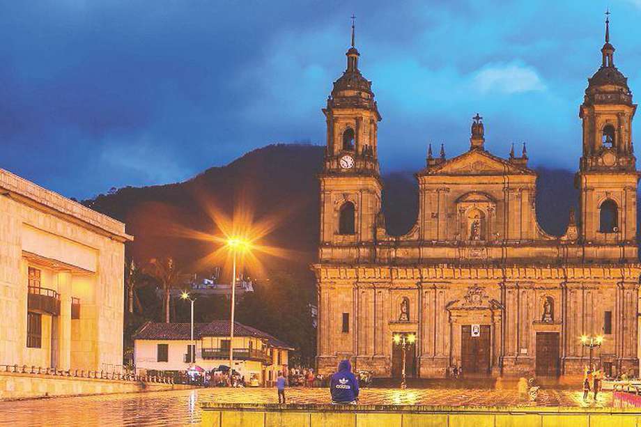 La Parroquia de la Catedral Primada de Bogotá, está ubicada en el Centro Histórico y Político de la ciudad.