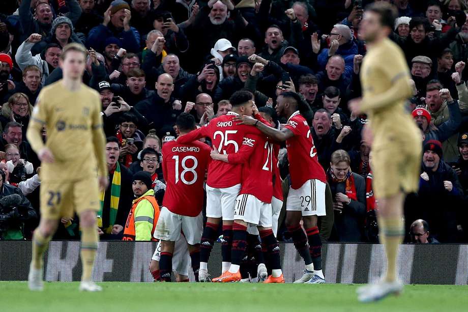 Manchester (United Kingdom), 23/02/2023.- Players of Manchester United celebrate after scoring the 1-1 during the UEFA Europa League play-off, 2nd leg match between Manchester United and FC Barcelona in Manchester, Britain, 23 February 2023. (Reino Unido) EFE/EPA/Adam Vaughan
