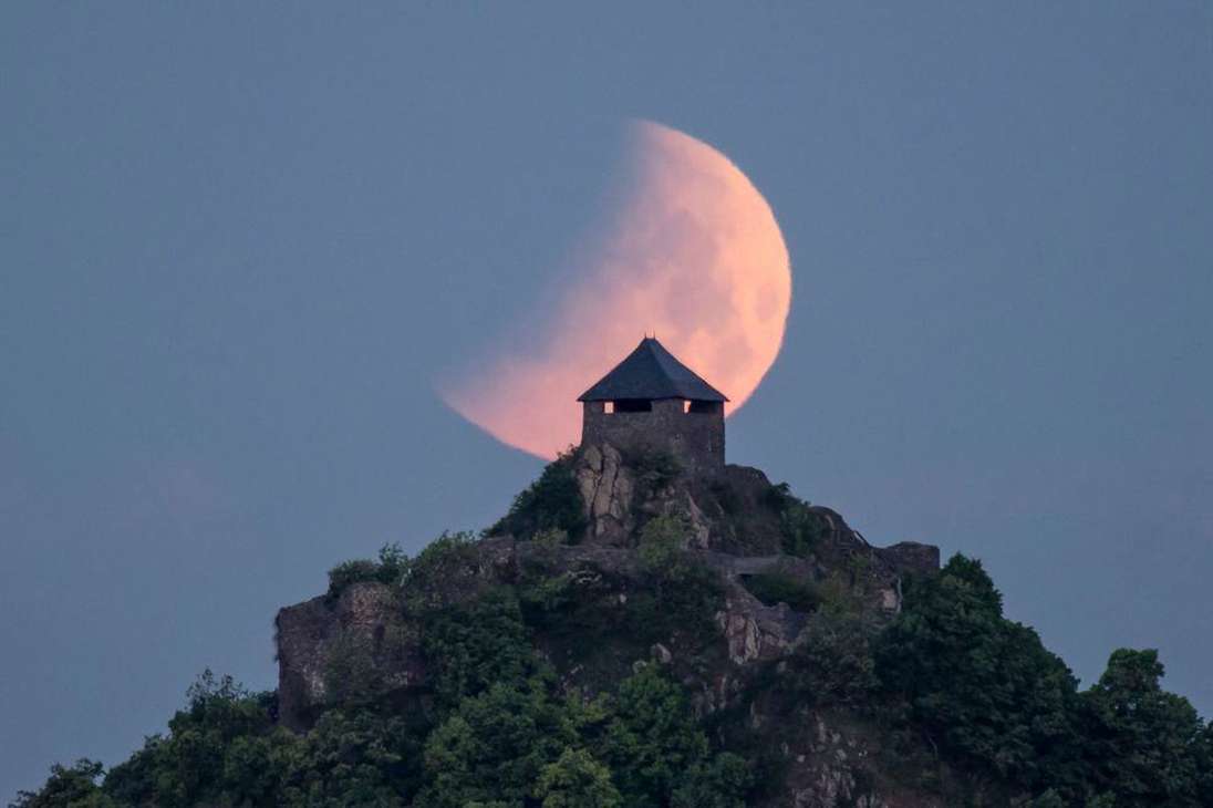 El eclipse de Luna desde Hungría.