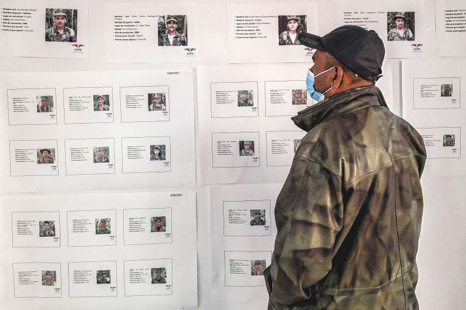 La UBPD montó una galería con información de algo más de 100 combatientes de la columna Arturo Ruiz. / Jhon León - Comisión de Búsqueda Farc.