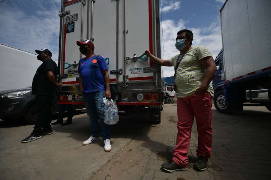 Conductores de Cartagena, Medellín, Pereira, Villavicencio, Santander, Valle del Cauca, Cesar y Bogotá salieron a las calles a rechazar los altos precios de los peajes.