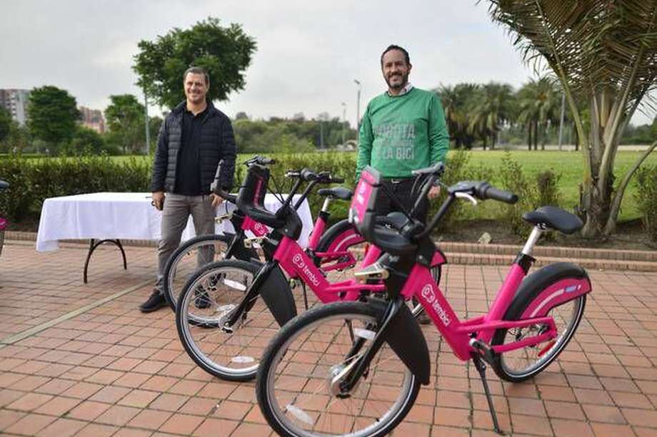 Firma de contrato para el Sistema Compartido de Bicicletas en Bogotá.