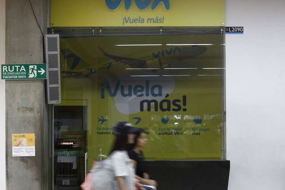 Oficina vacía de la aerolínea Viva Air tras su cierre de operaciones, en el Aeropuerto Internacional José María Córdova en Rionegro.