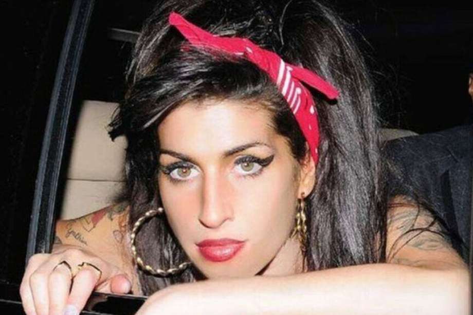 El libro sobre Amy Winehouse , que ya se encuentra disponible para preventa, es de tapa dura y tiene 288 páginas.