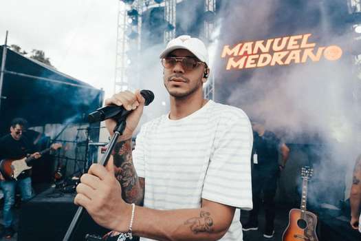 El cantante Manuel Medrano conquistó rápidamente al público colombiano con su primera canción en 2015.