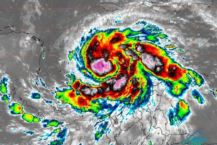 Las autoridades de San Andrés y Providencia toman medidas por presencia del huracán Iota.