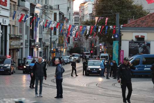 La policía turca ya está asegurando el área de la explosión en Estambul.