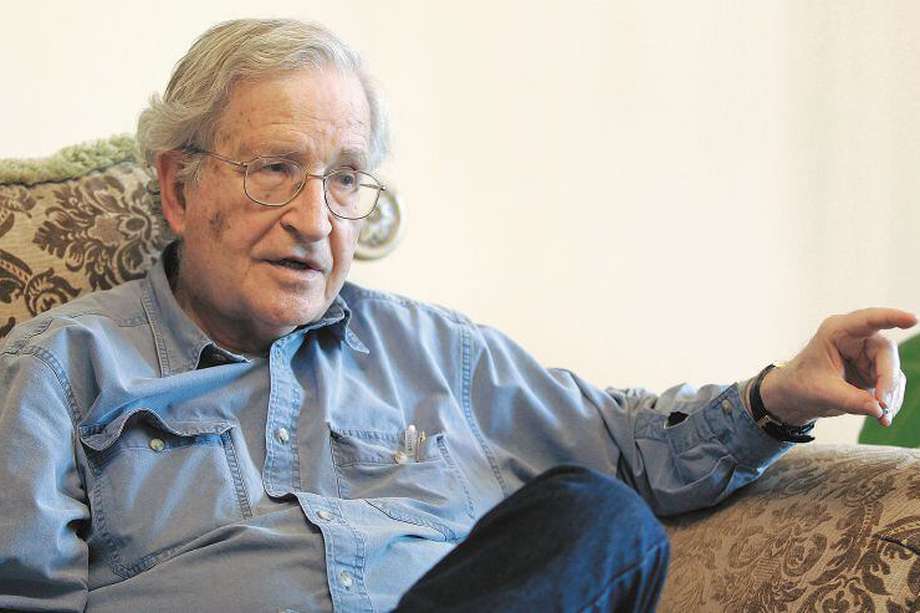 Noam Chomsky tiene 91 años de edad, ha publicado un centenar de libros y es profesor emérito de lingüística en el Instituto Tecnológico de Massachusetts . / AP