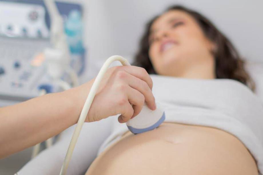 ¿Cómo se presenta el síndrome de TORCH durante el embarazo?