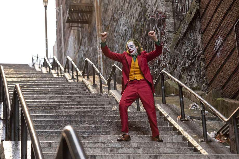 Joaquin Phoenix, intérprete del Joker, durante el famoso baila de las escaleras de la primera película. 