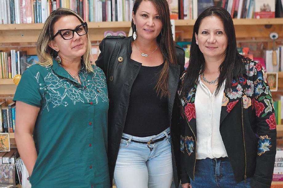 Adriana Ángel (izquierda), Carolina Gúzman y Diana Espinosa, cofundadoras de 'Las Cigarras'. / Jose Vargas