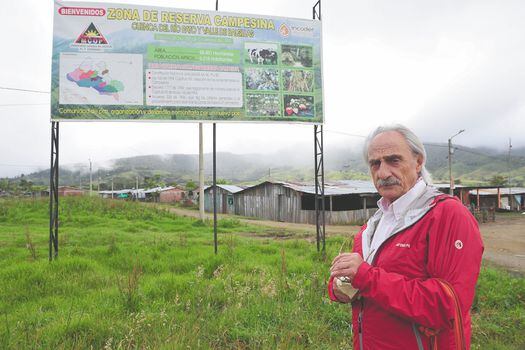 Alfredo Molano Bravo es reconocido como uno de los padres de las zonas de reserva campesina. Su obra estudia los orígenes de la guerra y su paso por la Colombia rural. / Nelson Sierra G.