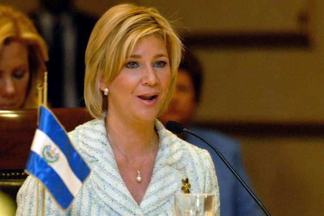 Condenan a 10 años de cárcel a esposa de expresidente salvadoreño Antonio Saca