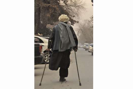 Hay muchos mendigos con prótesis en las calles de Kabul.  / Foto: Víctor de Currea-Lugo