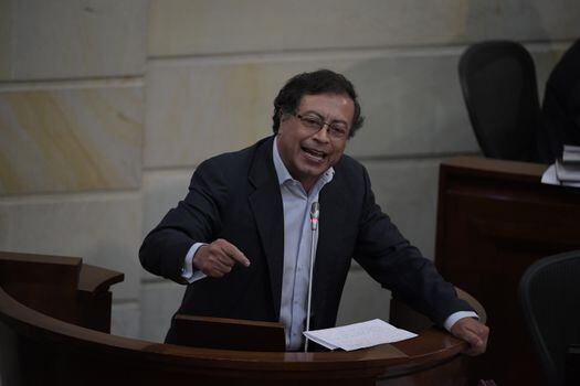 Gustavo Petro, senador. 