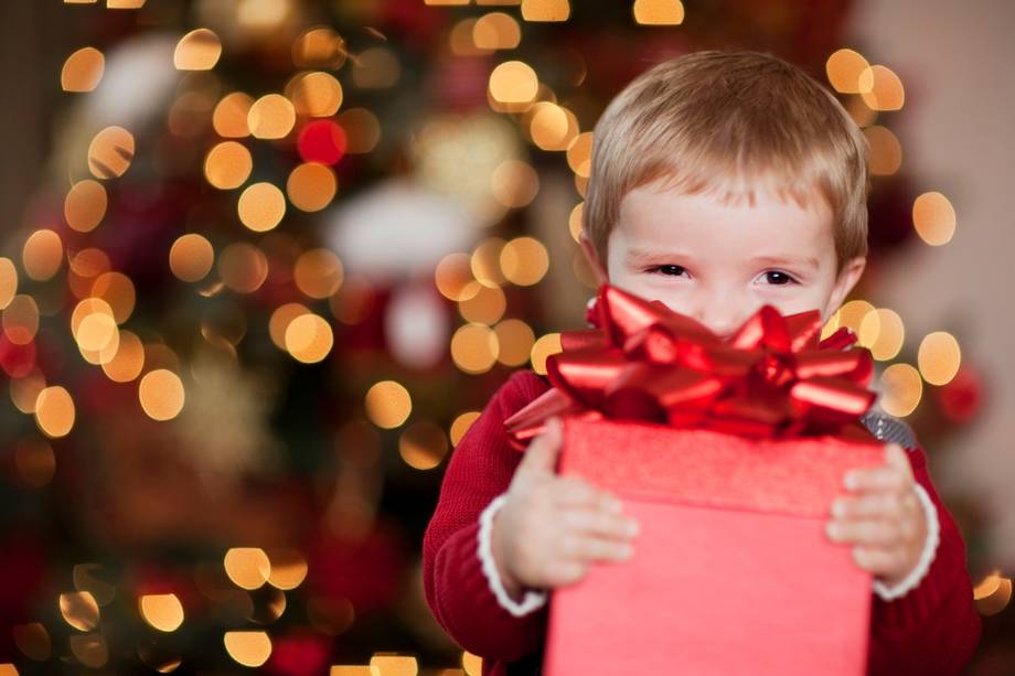 Cuándo se deben abrir los regalos de Navidad con los niños?