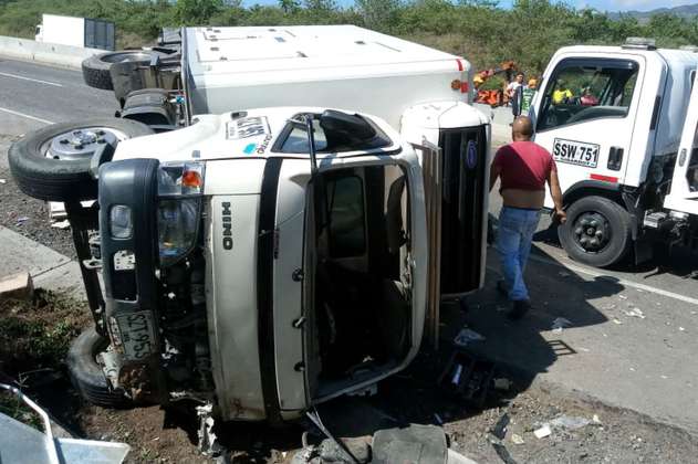 Ascienden a nueve los muertos por accidente en vías de Cundinamarca